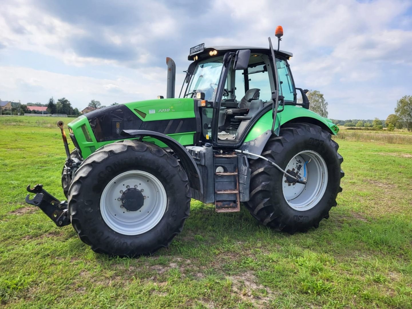 Traktor типа Deutz-Fahr Agrotron 7210 TTV, Gebrauchtmaschine в Małomice (Фотография 1)