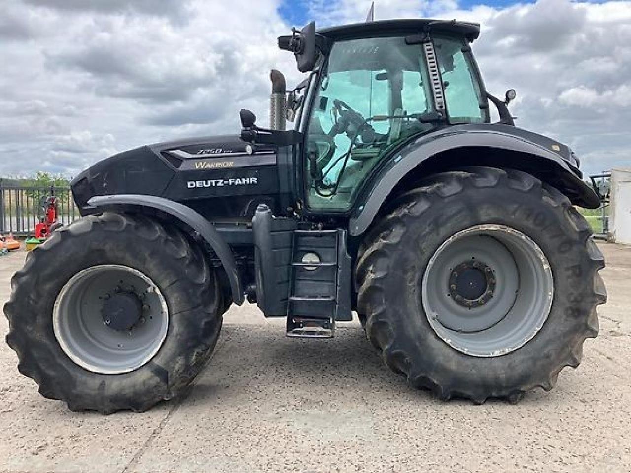 Traktor van het type Deutz-Fahr Agrotron 7250 TTV Black Warrior, Gebrauchtmaschine in Könnern (Foto 9)