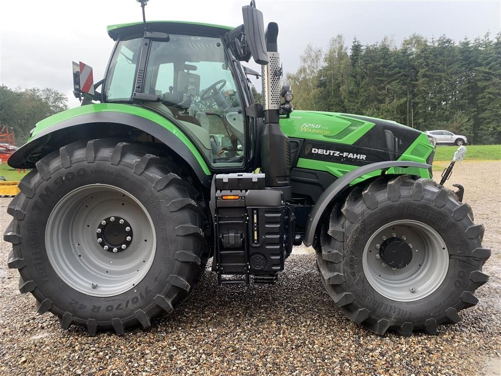 Traktor van het type Deutz-Fahr Agrotron 7250 TTV Stage V, Gebrauchtmaschine in Viborg (Foto 3)