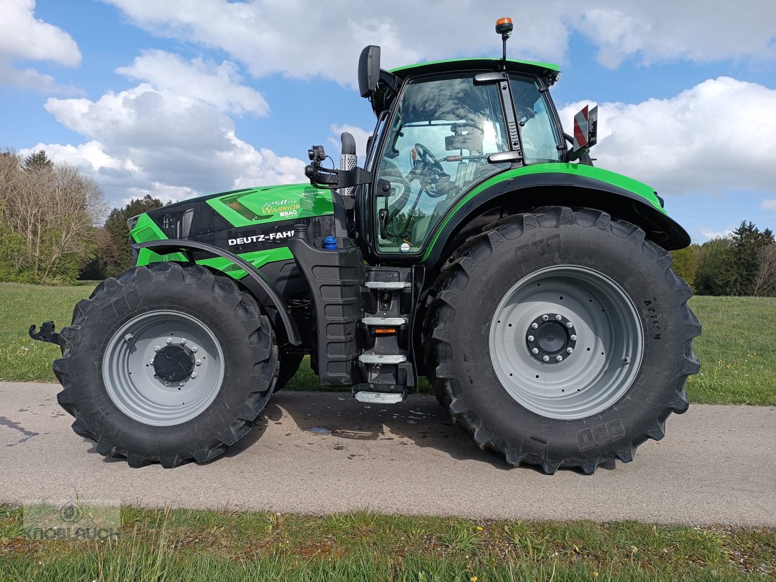 Traktor of the type Deutz-Fahr Agrotron 7250 TTV Warrior, Gebrauchtmaschine in Wangen (Picture 2)