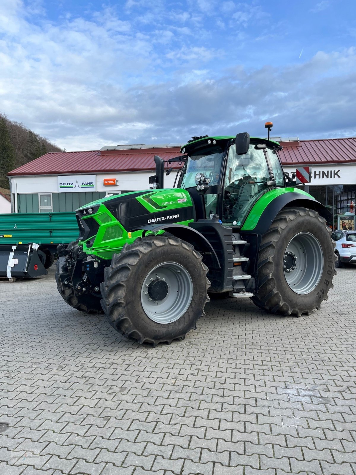 Traktor του τύπου Deutz-Fahr Agrotron 7250 TTV, Gebrauchtmaschine σε Treuchtlingen (Φωτογραφία 1)