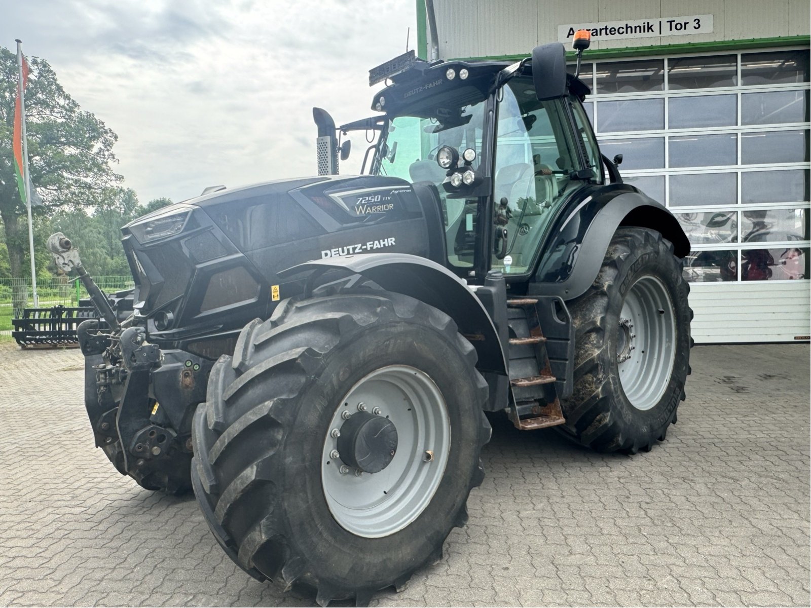 Traktor des Typs Deutz-Fahr Agrotron 7250 TTV, Gebrauchtmaschine in Bützow (Bild 1)