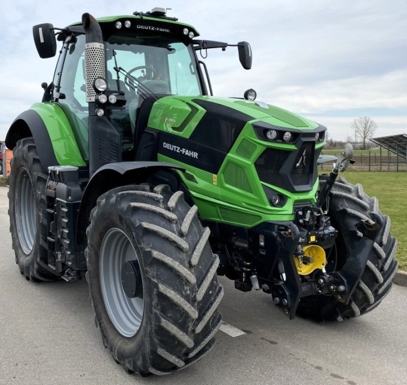 Traktor of the type Deutz-Fahr Agrotron 7250 Warrior. AutoGuidance GPS med antenne. Front PTO. 4+1 Hydraulic., Gebrauchtmaschine in Kolding (Picture 1)