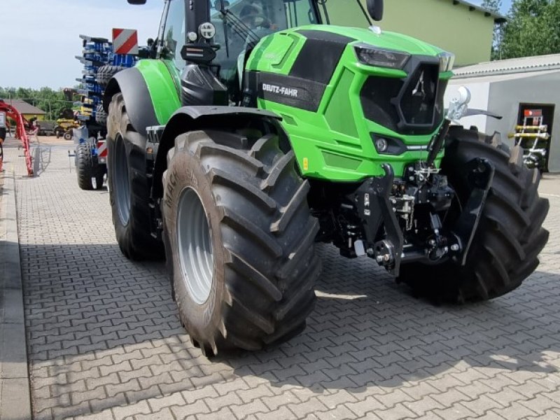 Traktor of the type Deutz-Fahr Agrotron 8280 TTV, Gebrauchtmaschine in Stankov (Picture 1)