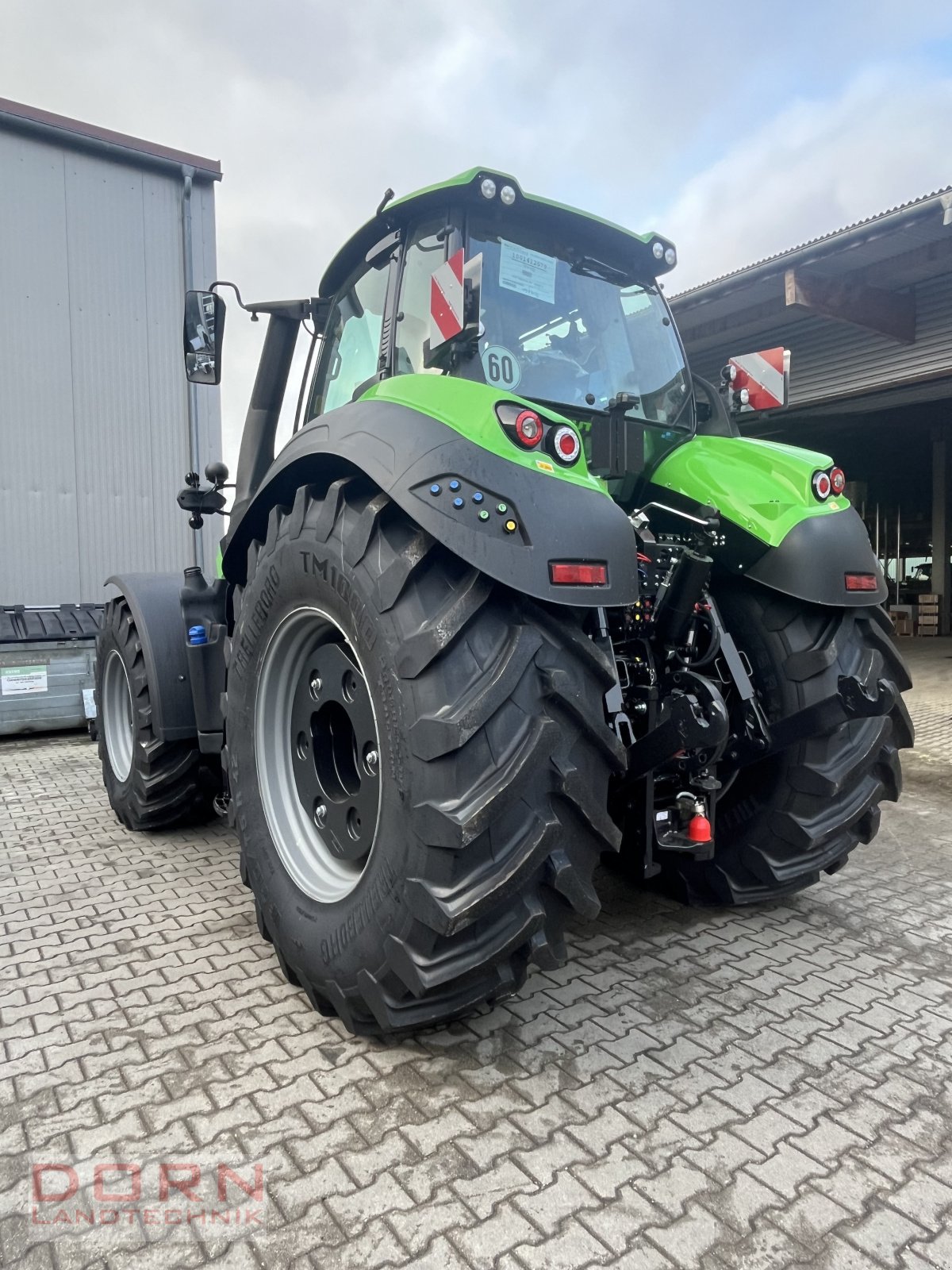 Traktor van het type Deutz-Fahr Agrotron 9340 TTV, Neumaschine in Bruckberg (Foto 4)