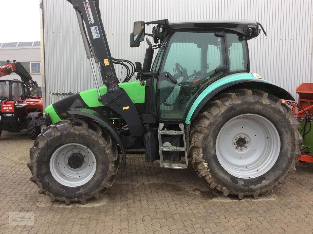 Traktor van het type Deutz-Fahr Agrotron K 610, Gebrauchtmaschine in Pfreimd (Foto 3)