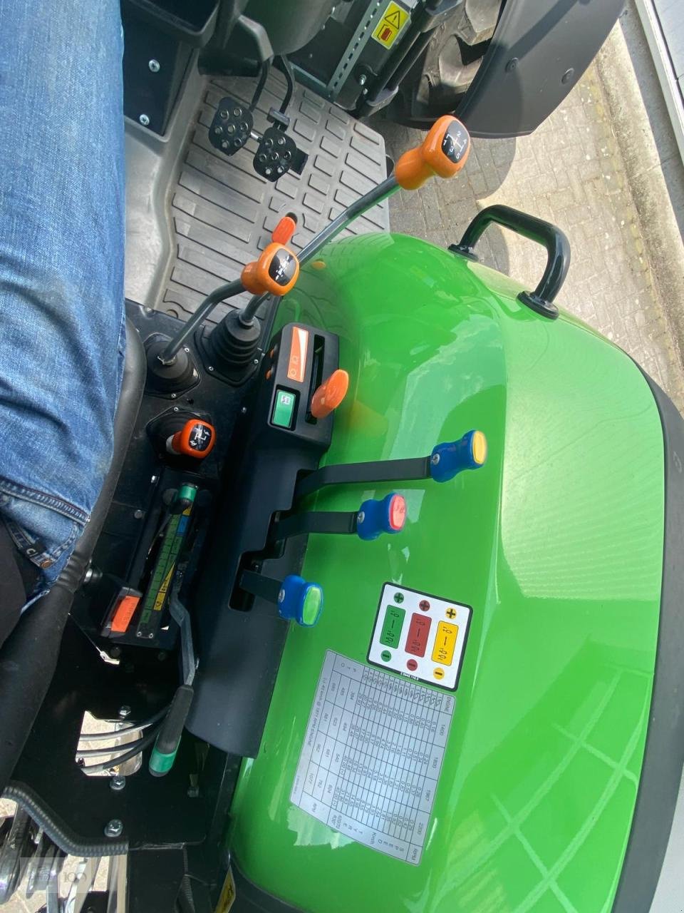 Traktor tip Deutz-Fahr DEUTZ FAHR 4080 E, Neumaschine in Eslohe–Bremke (Poză 10)