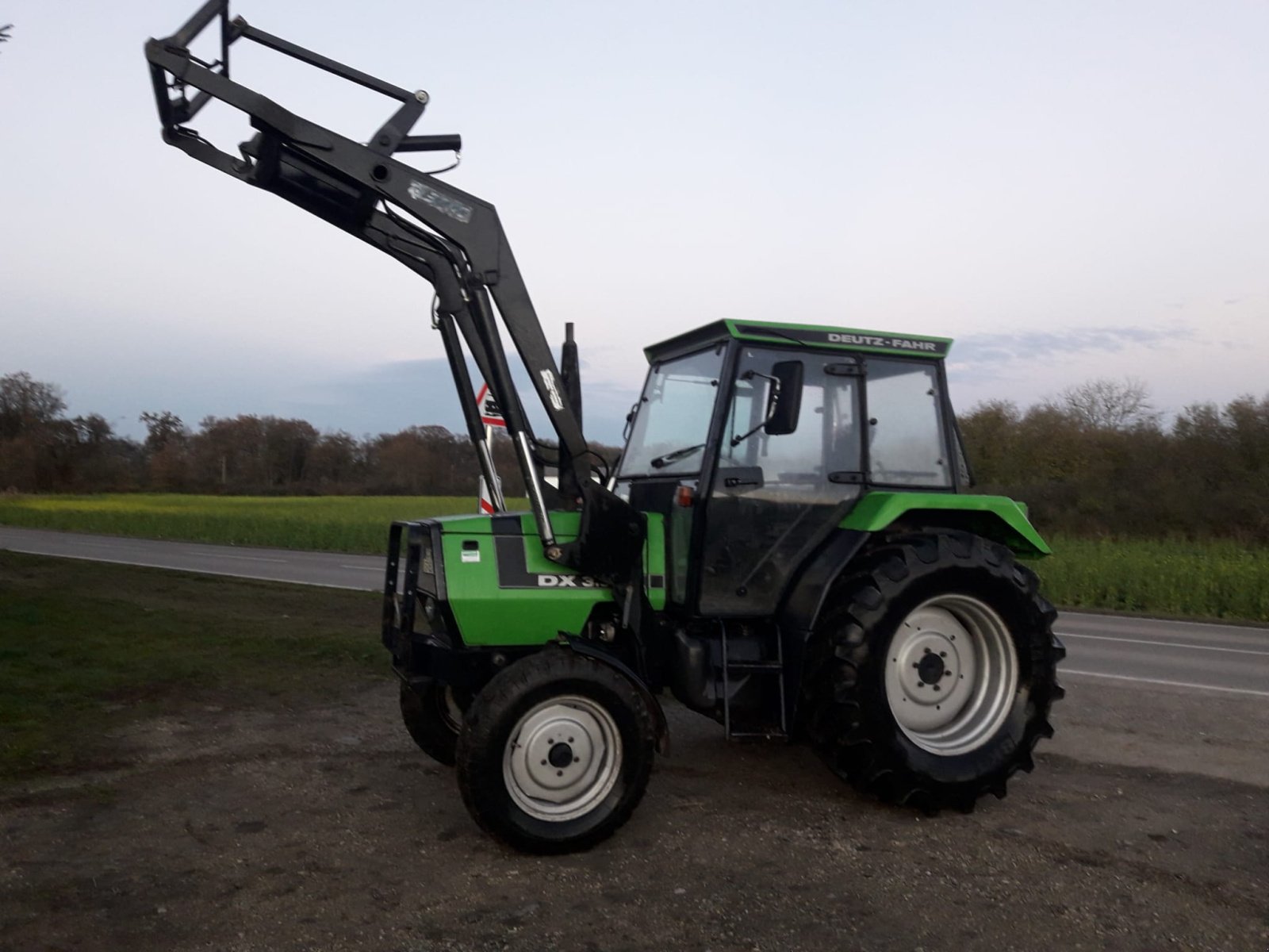 Traktor типа Deutz-Fahr DX 3.30 StarCab, Gebrauchtmaschine в Manching (Фотография 1)