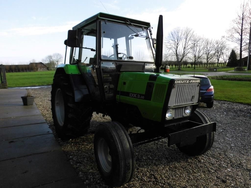 Traktor des Typs Deutz-Fahr DX 330, Gebrauchtmaschine in Streefkerk (Bild 2)