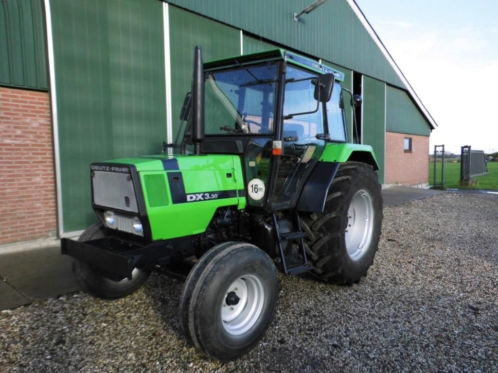 Traktor des Typs Deutz-Fahr DX 330, Gebrauchtmaschine in Streefkerk (Bild 1)