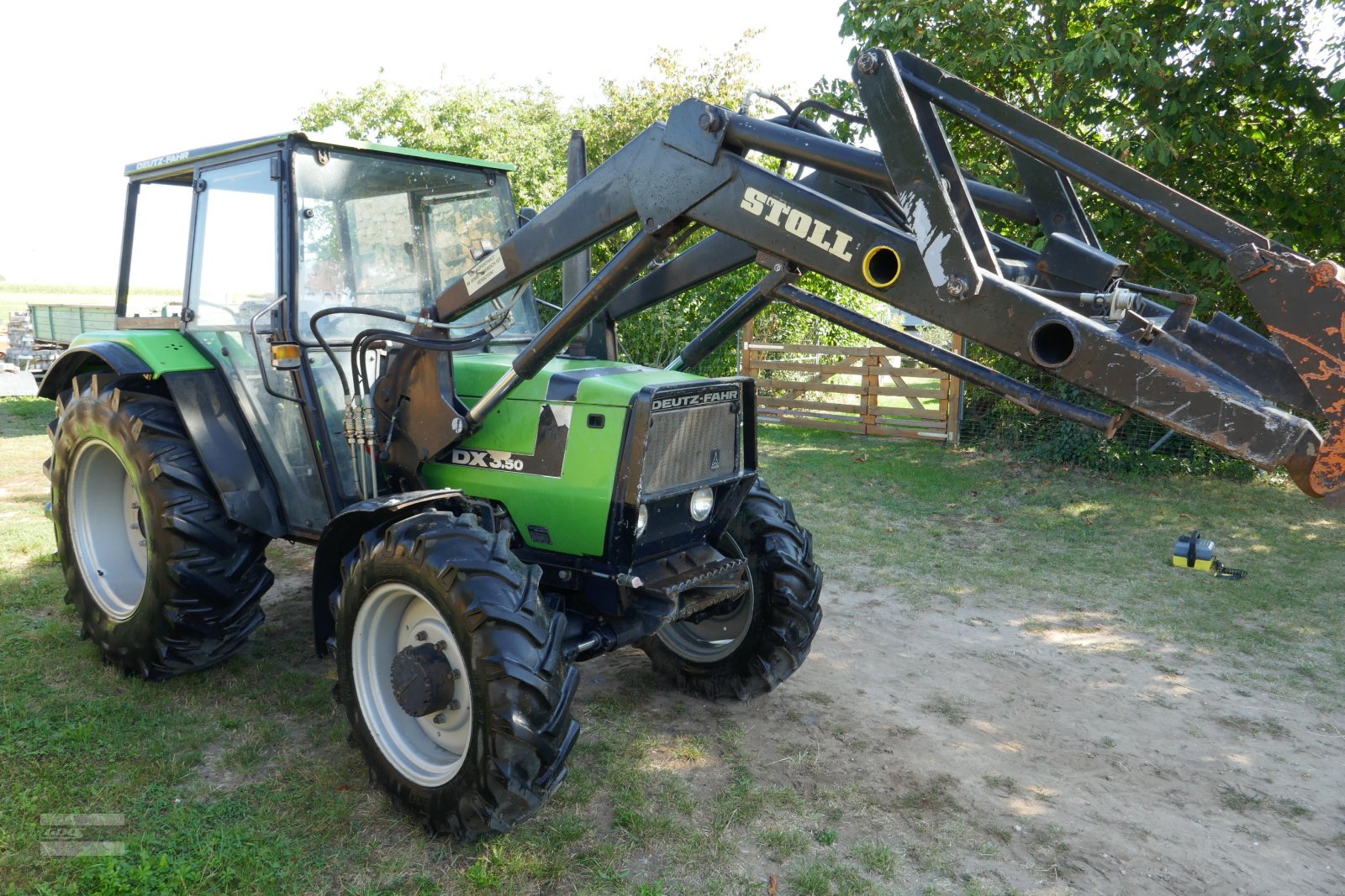 Traktor Türe ait Deutz-Fahr DX 3.50 Allr. mit Stoll Frontlader H.G. Guter Zustand!, Gebrauchtmaschine içinde Langenzenn (resim 4)