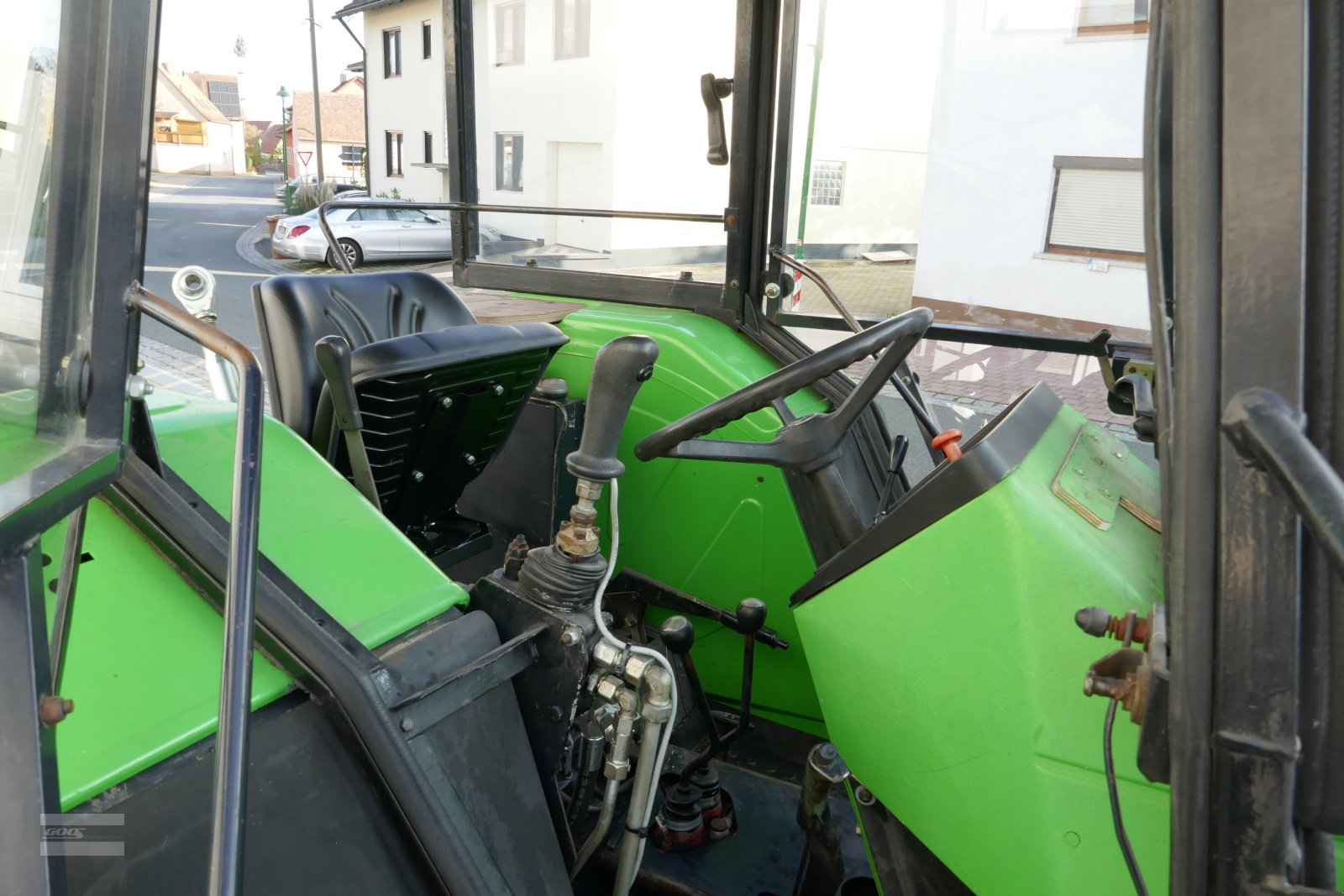 Traktor van het type Deutz-Fahr DX 3.50 Allr. Sehr guter Zustand! Mit fabrikneuen Stoll Ind-Lader, Gebrauchtmaschine in Langenzenn (Foto 10)