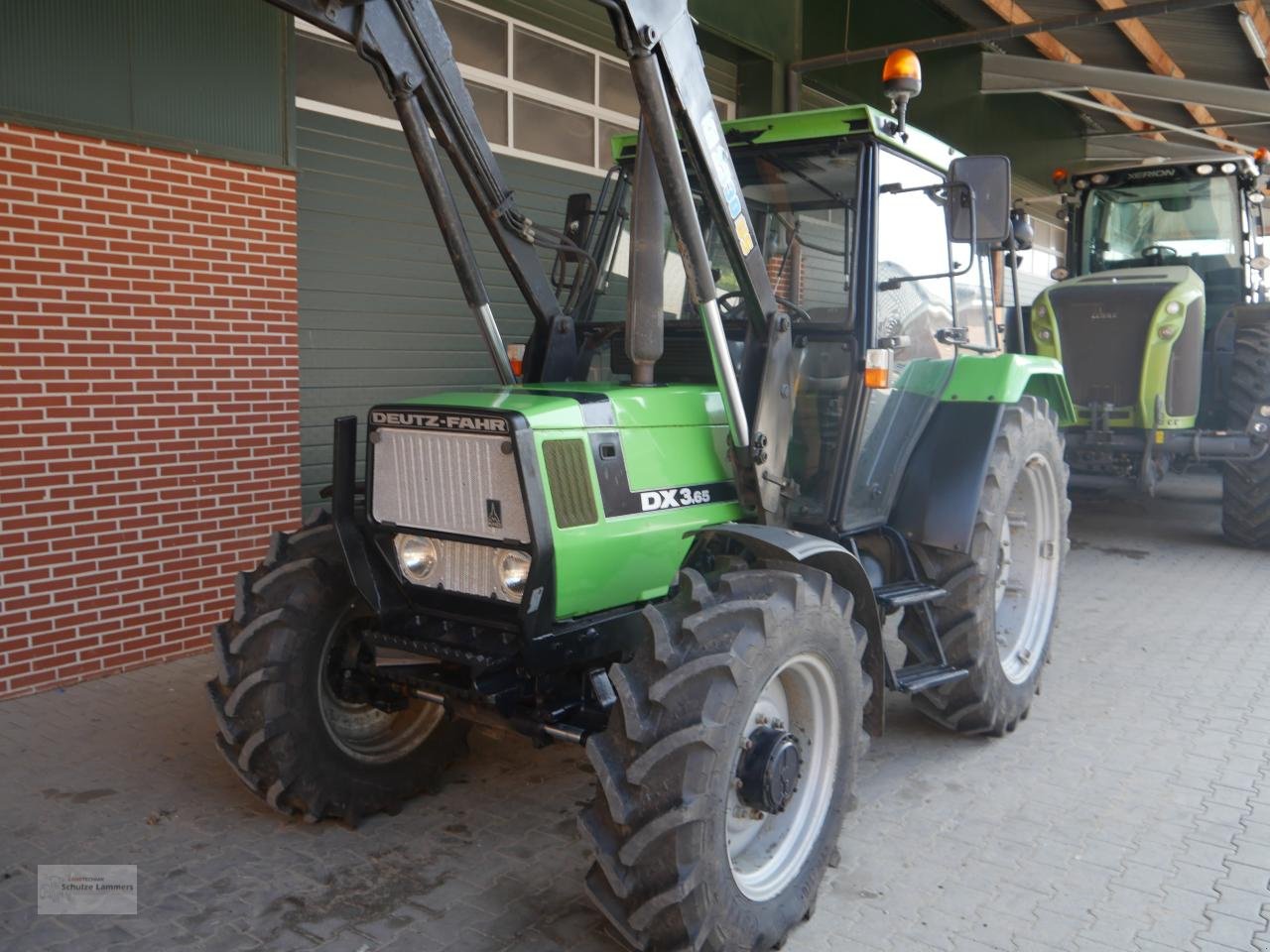 Traktor des Typs Deutz-Fahr DX 3.65 Starcab original nur 884 Std., Gebrauchtmaschine in Borken (Bild 3)