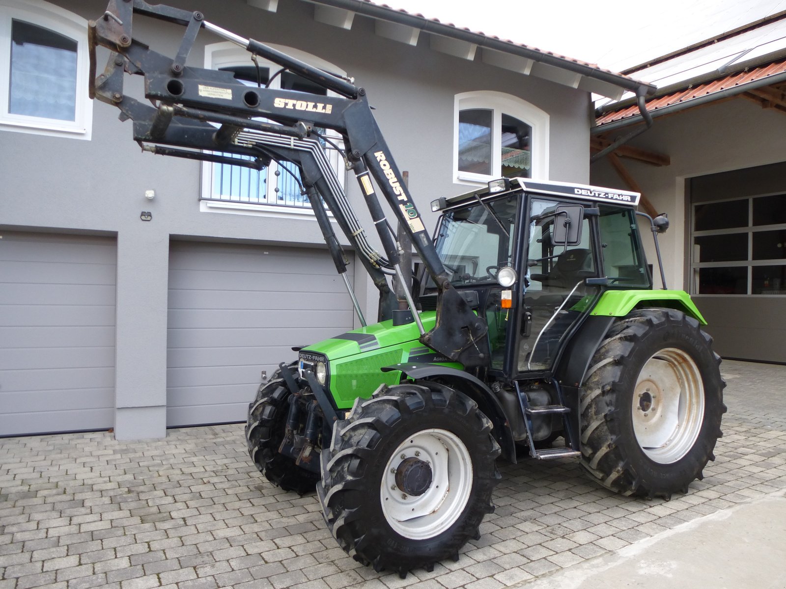 Traktor of the type Deutz-Fahr DX 4.17 AgroXtra, Gebrauchtmaschine in Petersdorf (Picture 1)