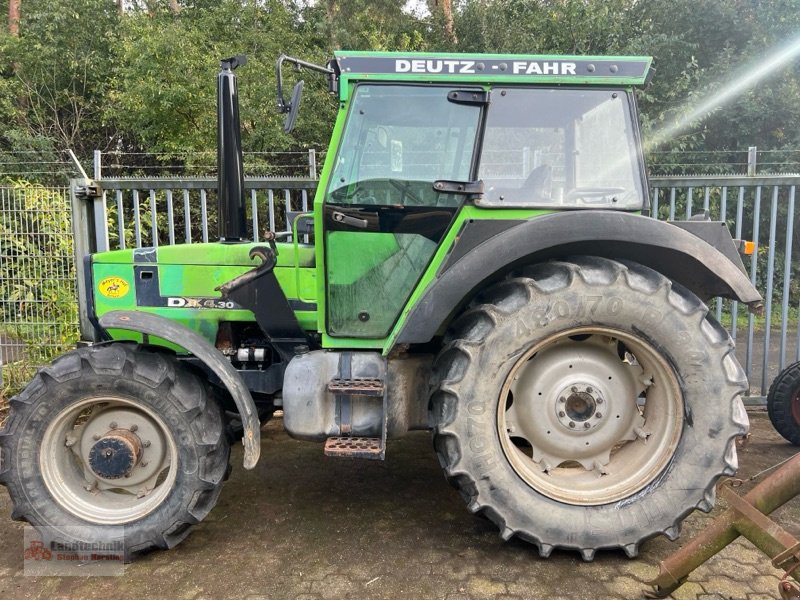 Traktor typu Deutz-Fahr DX 4.30 inkl. Frontlader "Brandschaden", Gebrauchtmaschine w Marl (Zdjęcie 2)