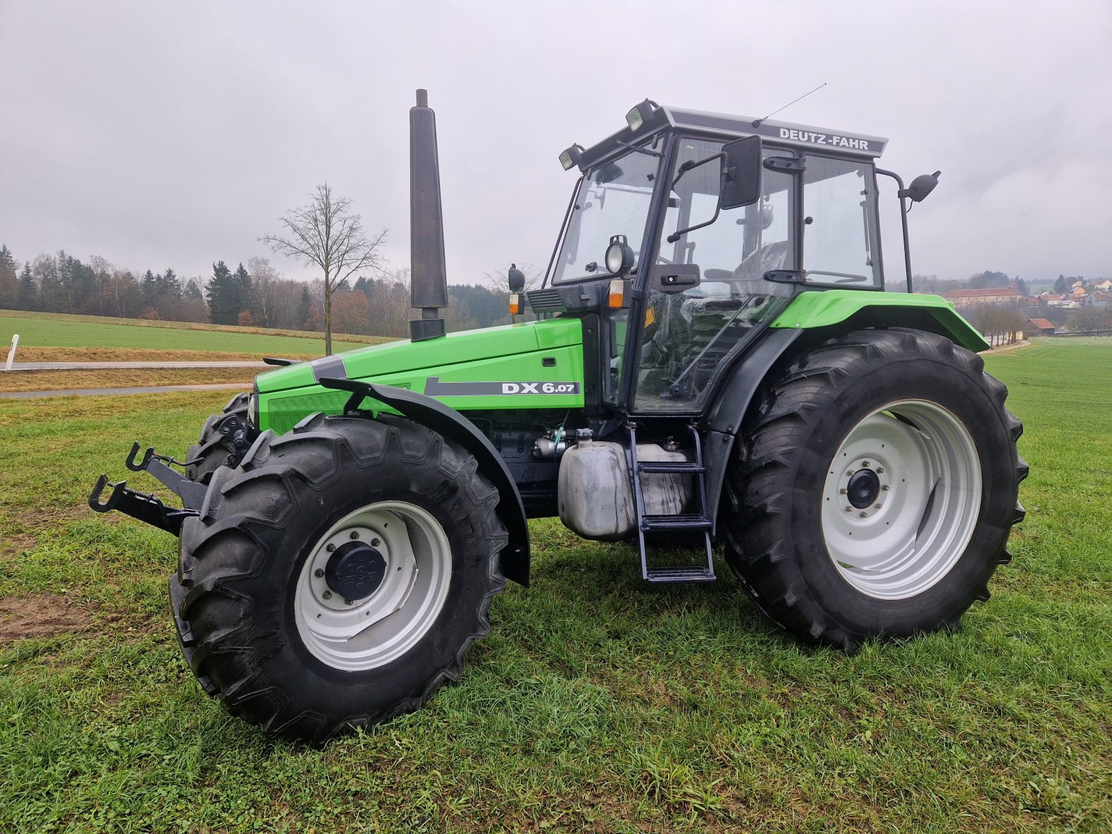 Traktor типа Deutz-Fahr DX 6.07 AgroXtra, Gebrauchtmaschine в Moosbach (Фотография 3)