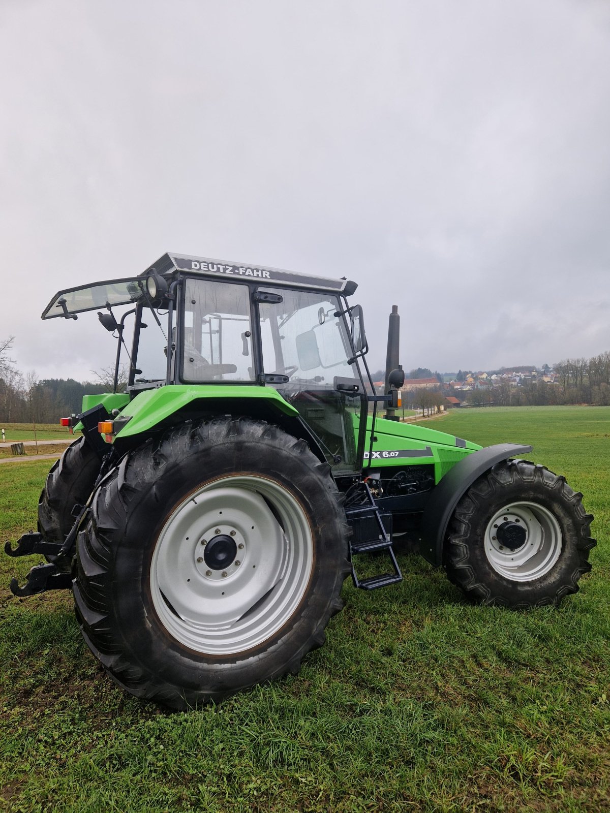 Traktor типа Deutz-Fahr DX 6.07 AgroXtra, Gebrauchtmaschine в Moosbach (Фотография 9)