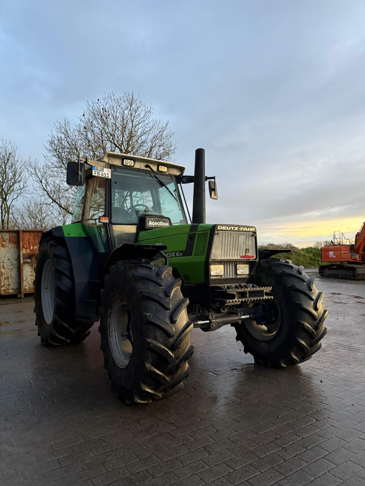 Traktor of the type Deutz-Fahr DX 6.11 Agrostar, Gebrauchtmaschine in Upgant-Schott (Picture 1)