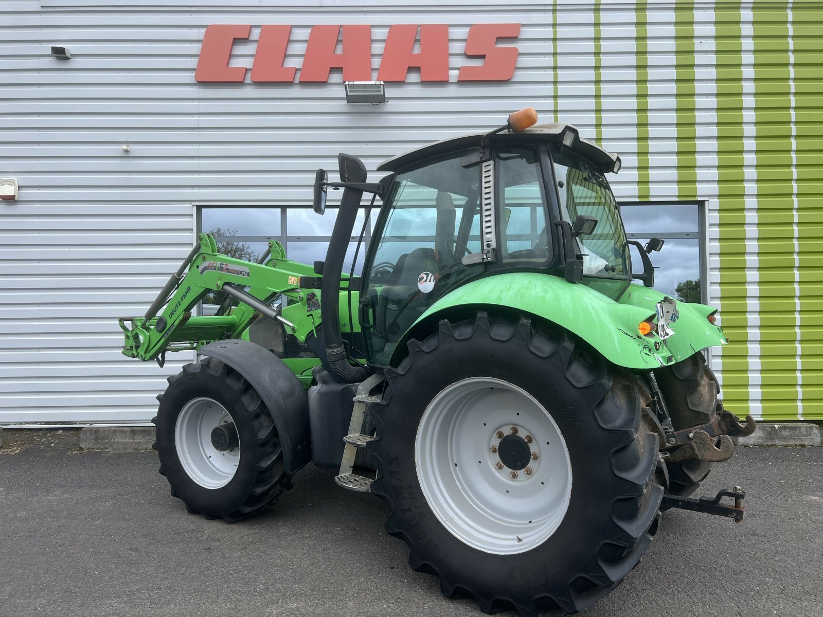 Traktor от тип Deutz-Fahr M620 AVEC CHARGEUR, Gebrauchtmaschine в Moulins (Снимка 5)