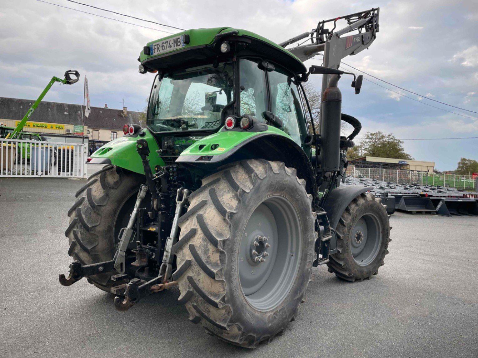 Traktor типа Deutz-Fahr Tracteur agricole 6120 Deutz-Fahr, Gebrauchtmaschine в LA SOUTERRAINE (Фотография 4)