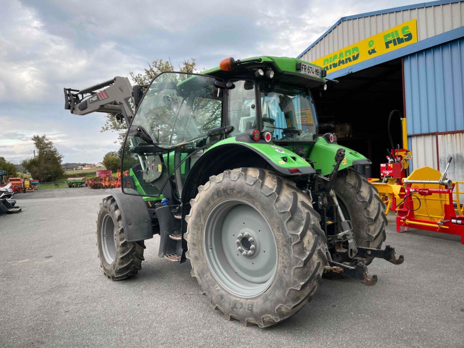 Traktor tip Deutz-Fahr Tracteur agricole 6120 Deutz-Fahr, Gebrauchtmaschine in LA SOUTERRAINE (Poză 10)