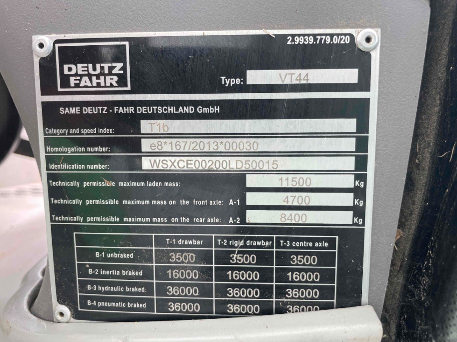 Traktor Türe ait Deutz-Fahr Tracteur agricole SERIE6TTVAGROTRON 6165.4 TTV (A), Gebrauchtmaschine içinde SAINT CLAIR SUR ELLE (resim 6)