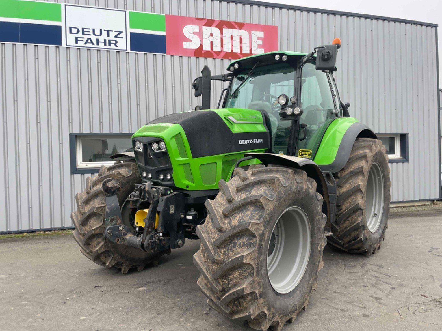 Traktor van het type Deutz-Fahr Tracteur agricole SERIE7TTVAGROTRON 7210 TTV Deutz, Gebrauchtmaschine in SAINT CLAIR SUR ELLE (Foto 1)