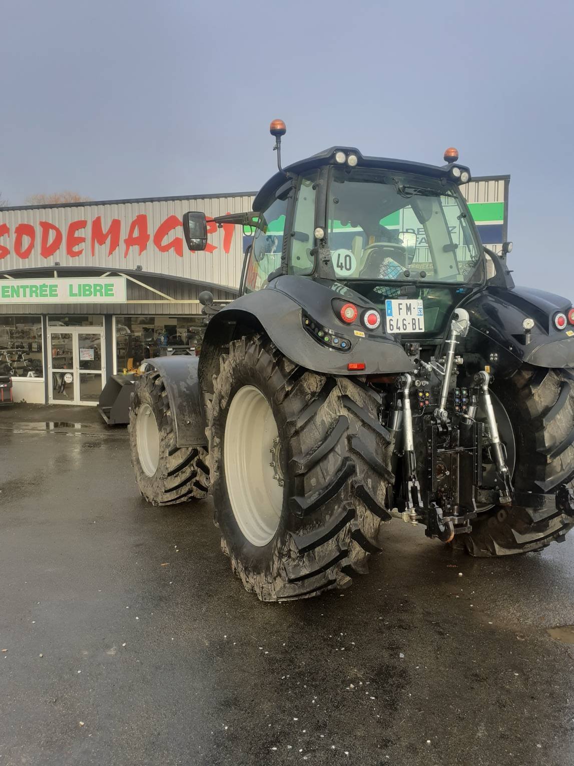 Traktor des Typs Deutz-Fahr Tracteur agricole SERIE7TTVAGROTRON 7250 TTV WARRI, Gebrauchtmaschine in SAINT CLAIR SUR ELLE (Bild 2)