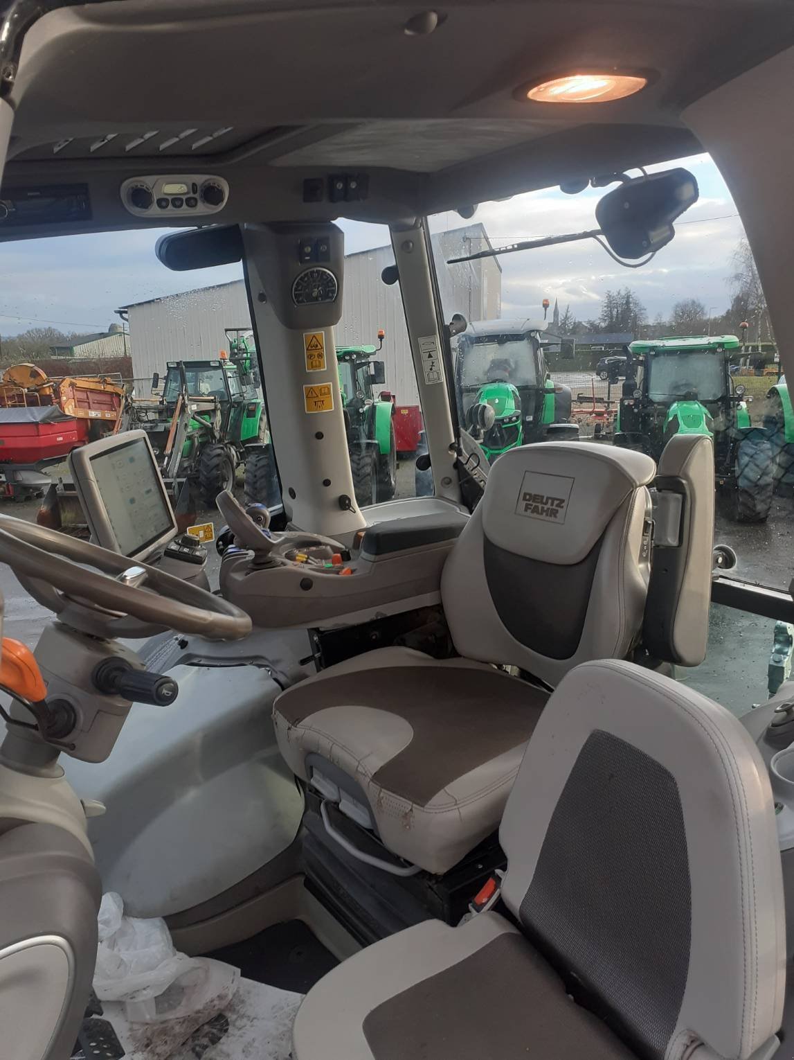 Traktor del tipo Deutz-Fahr Tracteur agricole SERIE7TTVAGROTRON 7250 TTV WARRI, Gebrauchtmaschine In SAINT CLAIR SUR ELLE (Immagine 4)