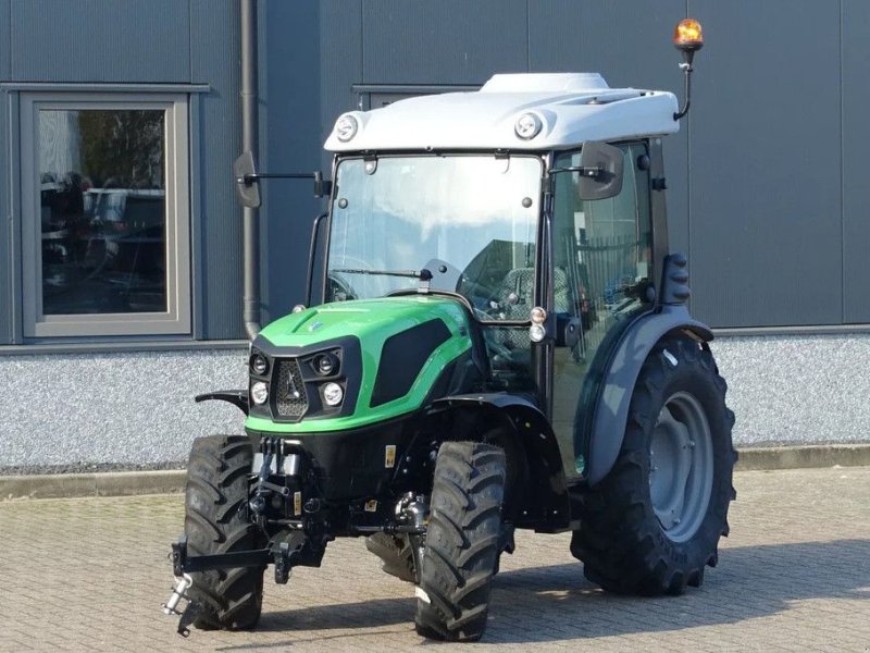 Traktor типа Deutz 3060 4wd / 0001 Draaiuren / Full Options, Gebrauchtmaschine в Swifterband