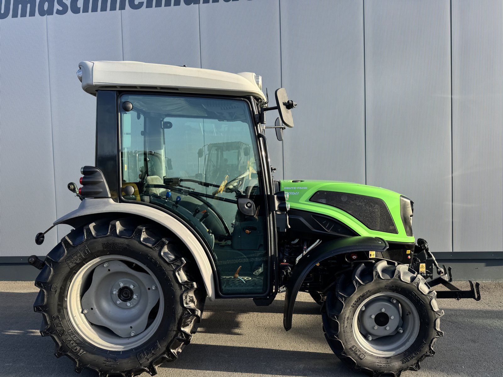 Traktor des Typs Deutz 3060 AGROKID, Gebrauchtmaschine in Falkenstein (Bild 3)