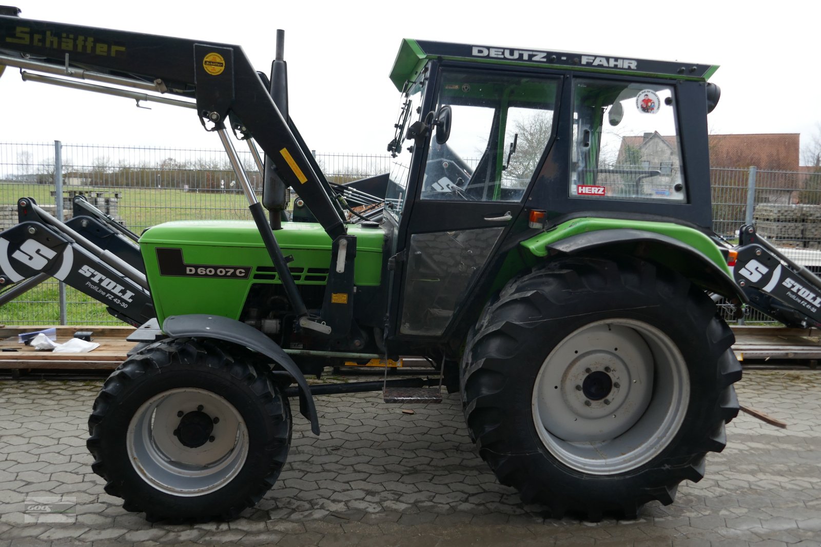 Traktor tip Deutz 6007 Allrad mit Kabine und Frontlader. Guter Zustand und technisch OK!, Gebrauchtmaschine in Langenzenn (Poză 2)