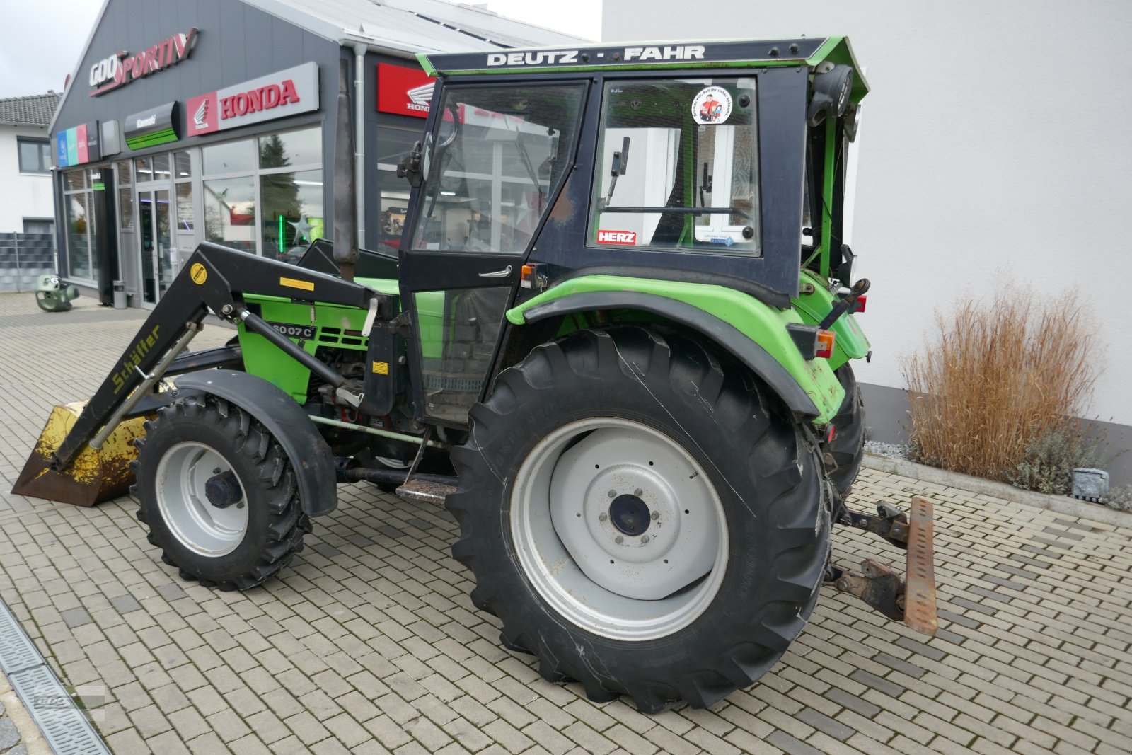 Traktor tip Deutz 6007 Allrad mit Kabine und Frontlader. Guter Zustand und technisch OK!, Gebrauchtmaschine in Langenzenn (Poză 5)