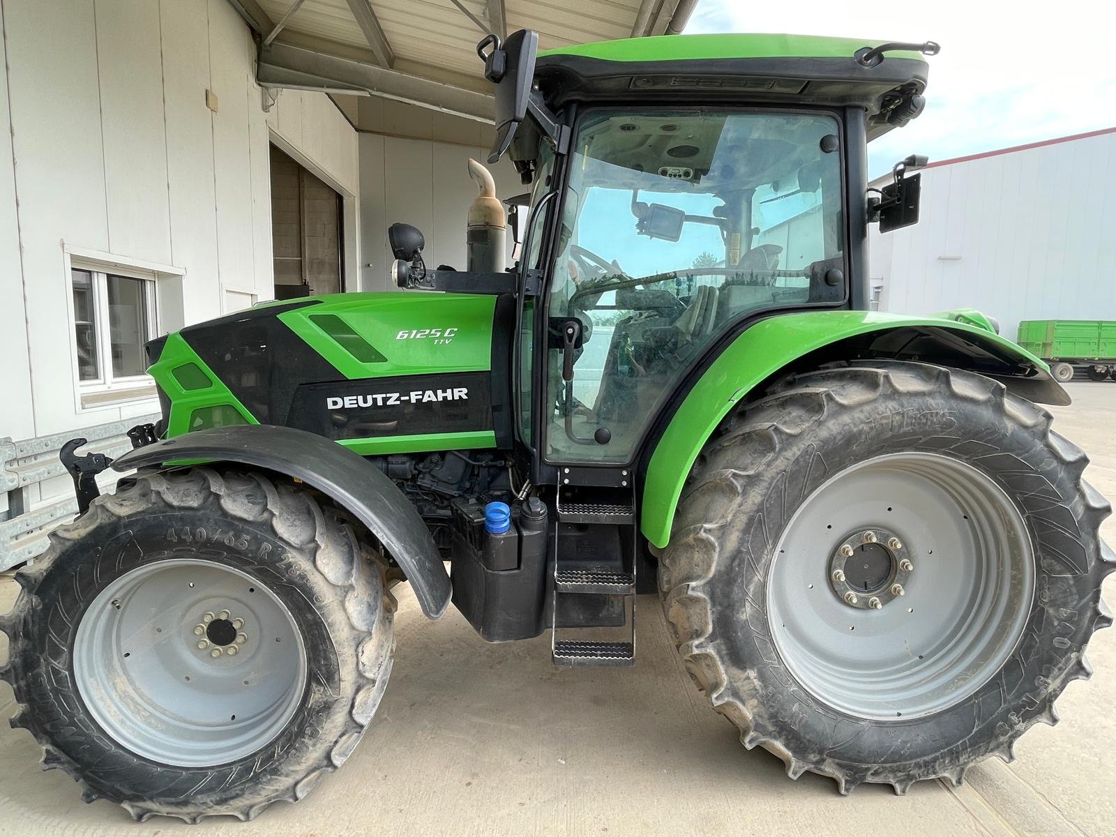 Traktor du type Deutz 6125 C TTV, Gebrauchtmaschine en Dannstadt-Schauernheim (Photo 2)