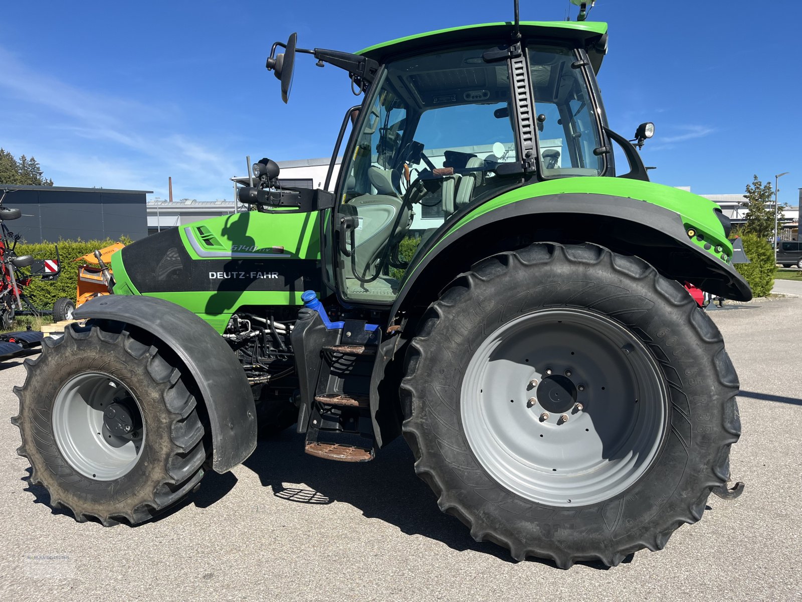 Traktor van het type Deutz 6140 TTV, Gebrauchtmaschine in Unterdietfurt (Foto 2)