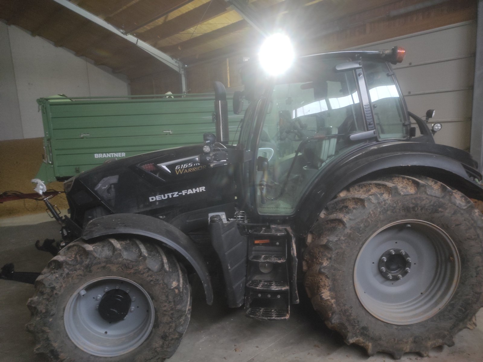 Traktor van het type Deutz 6165 TTV Warrior, Gebrauchtmaschine in Hagelstadt (Foto 3)