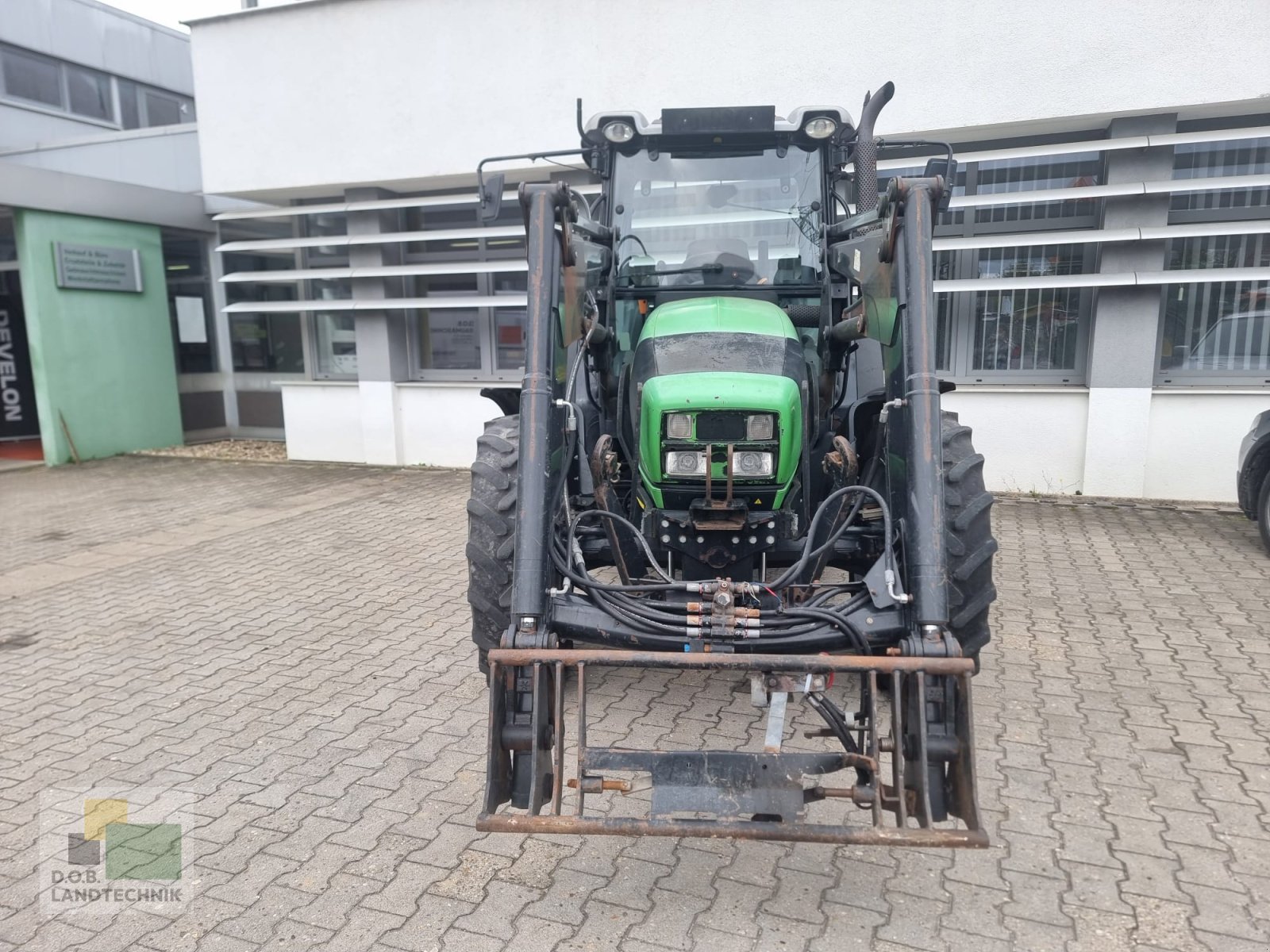 Traktor типа Deutz Agrofarm 420 GS, Gebrauchtmaschine в Regensburg (Фотография 3)