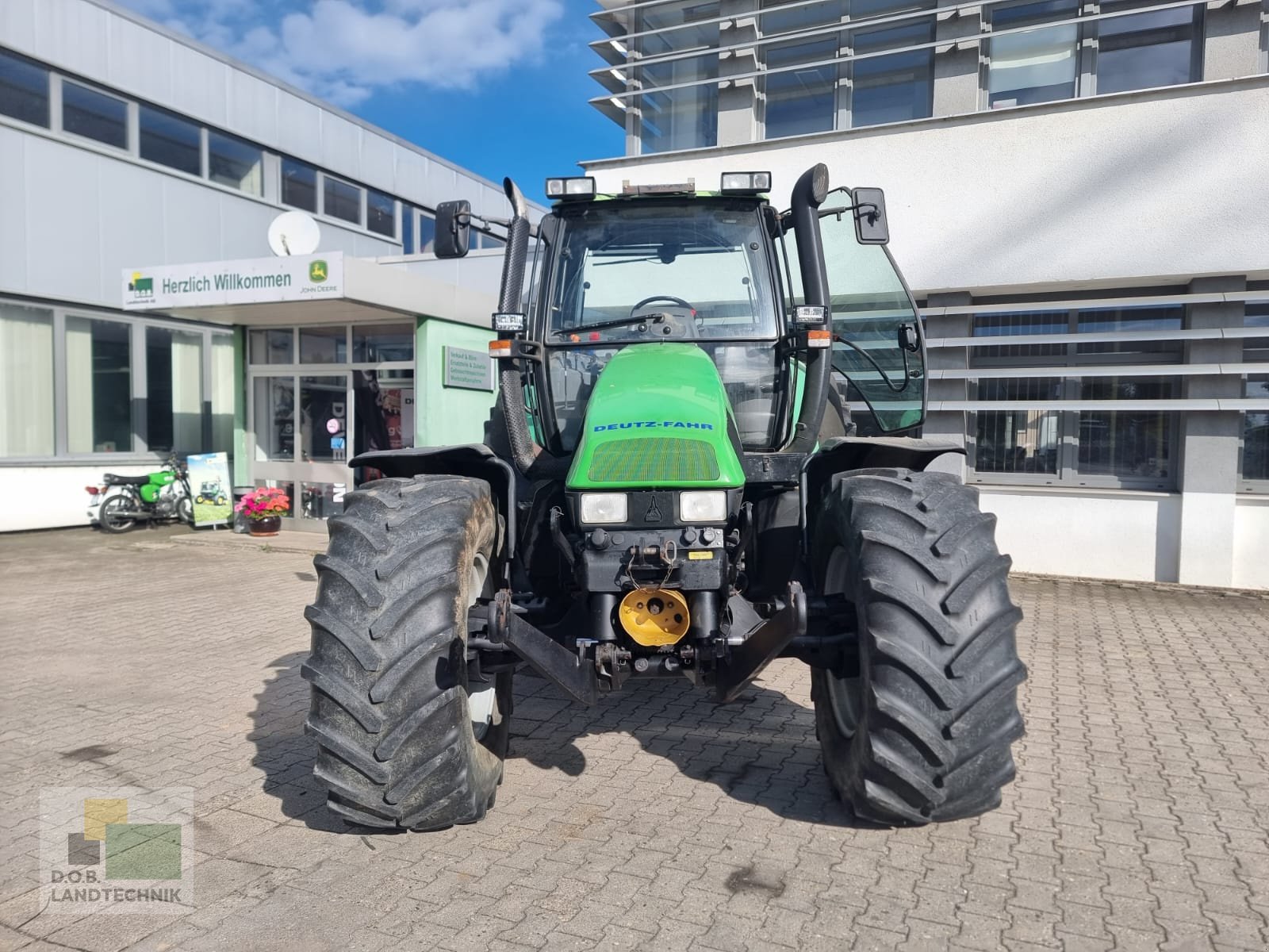 Traktor van het type Deutz Agrotron 120 Mk2, Gebrauchtmaschine in Regensburg (Foto 2)