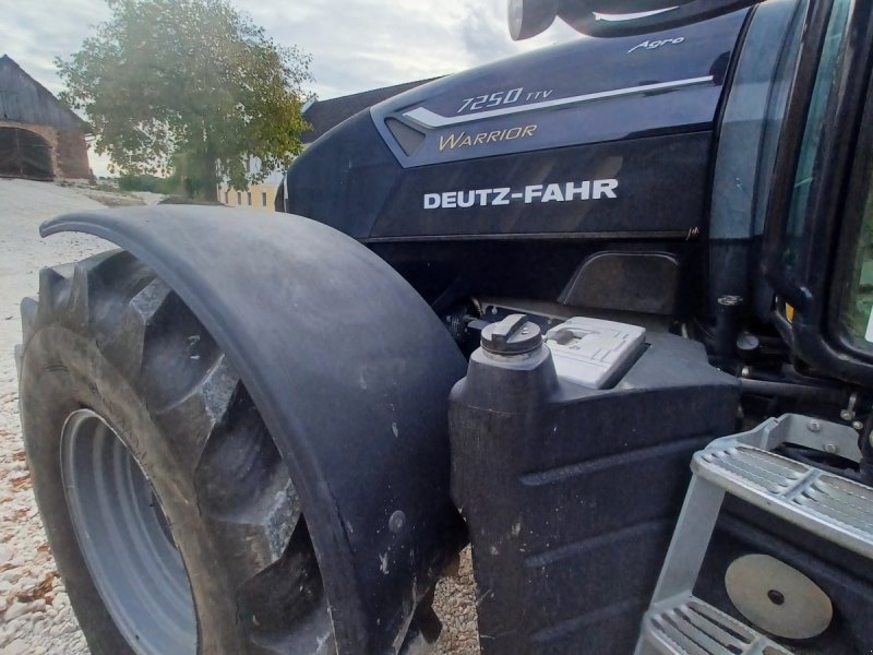 Traktor tip Deutz Agrotron 6215 TTV Warrior, Gebrauchtmaschine in Ansfelden (Poză 1)