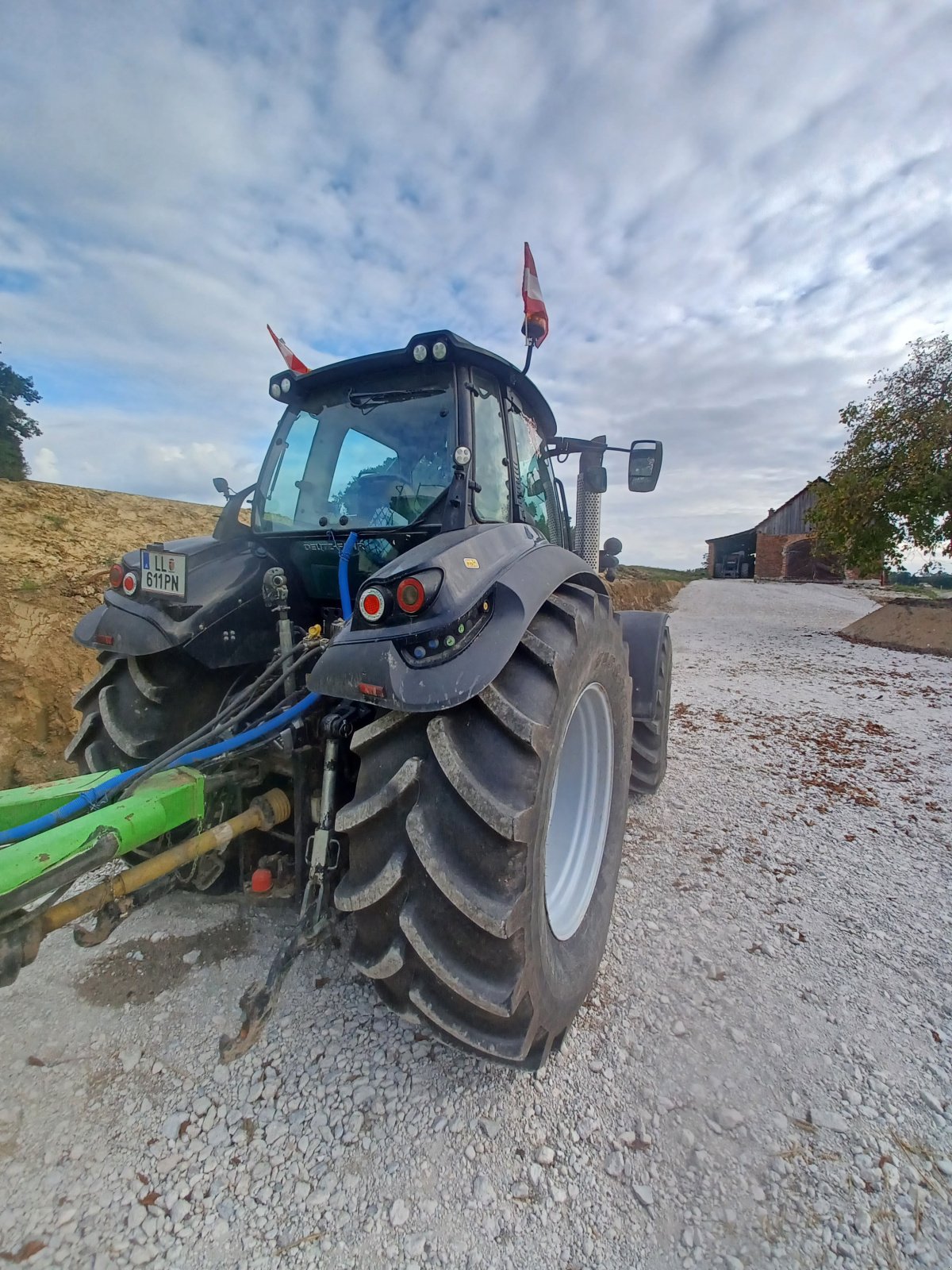 Traktor van het type Deutz Agrotron 6215 TTV Warrior, Gebrauchtmaschine in Ansfelden (Foto 7)