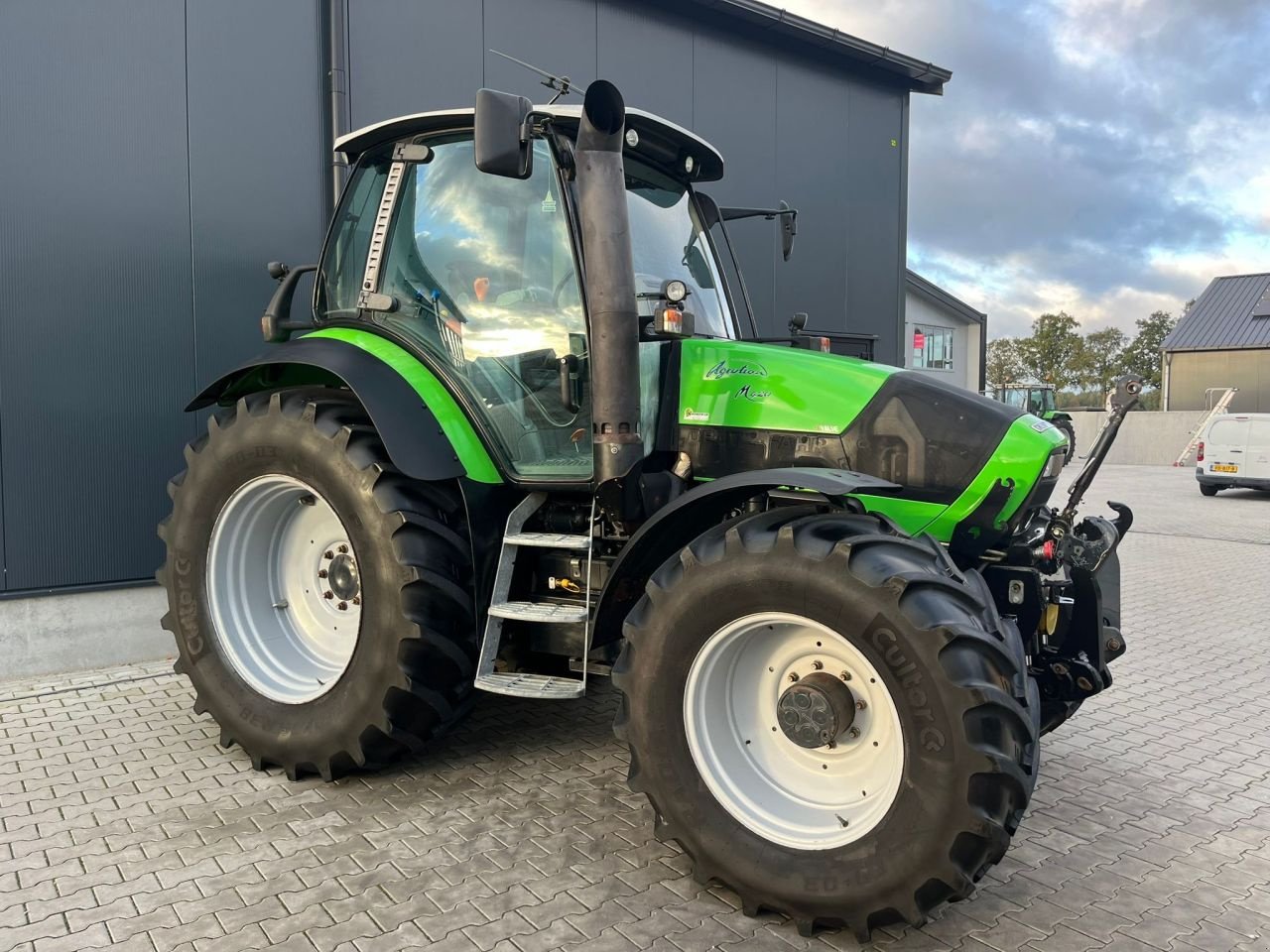 Traktor типа Deutz Agrotron M420, Gebrauchtmaschine в Daarle (Фотография 4)