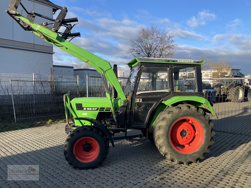 Traktor des Typs Deutz D 5207, Gebrauchtmaschine in Fürth / Burgfarrnbach (Bild 1)