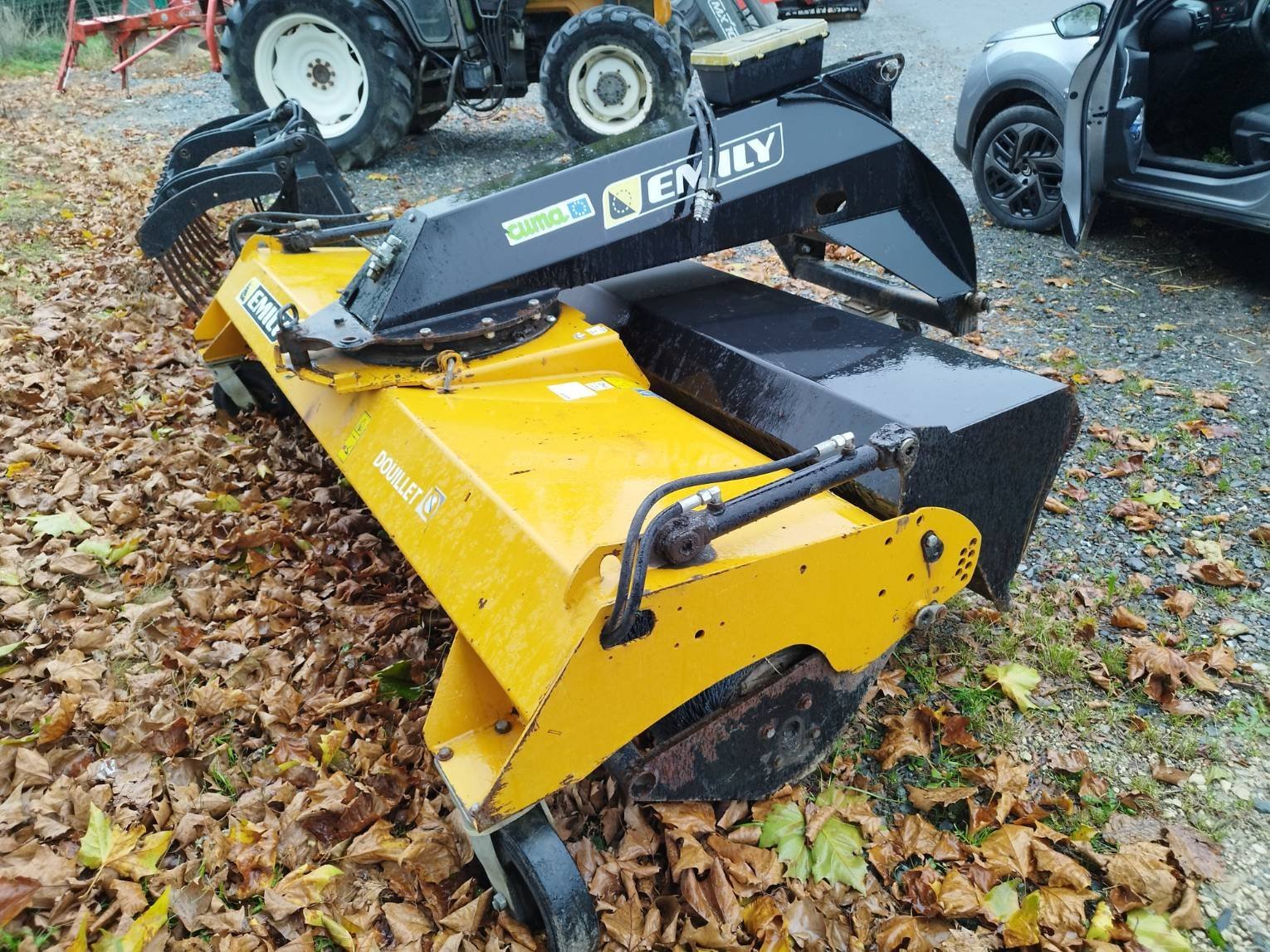 Traktor tip Emily Multi’Sweep, Gebrauchtmaschine in Montenay (Poză 2)