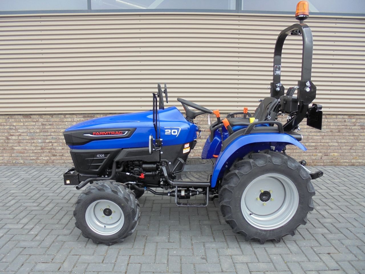 Traktor tipa Farmtrac 20, Neumaschine u Houten (Slika 4)