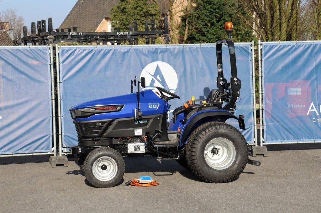 Traktor del tipo Farmtrac 20E, Gebrauchtmaschine en Antwerpen (Imagen 1)