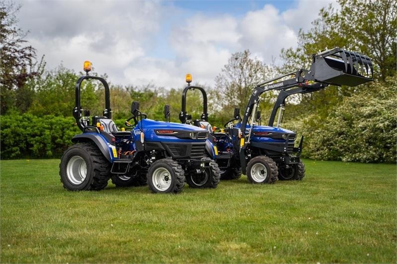 Traktor of the type Farmtrac 26 H 4WD, Gebrauchtmaschine in Brønderslev (Picture 1)