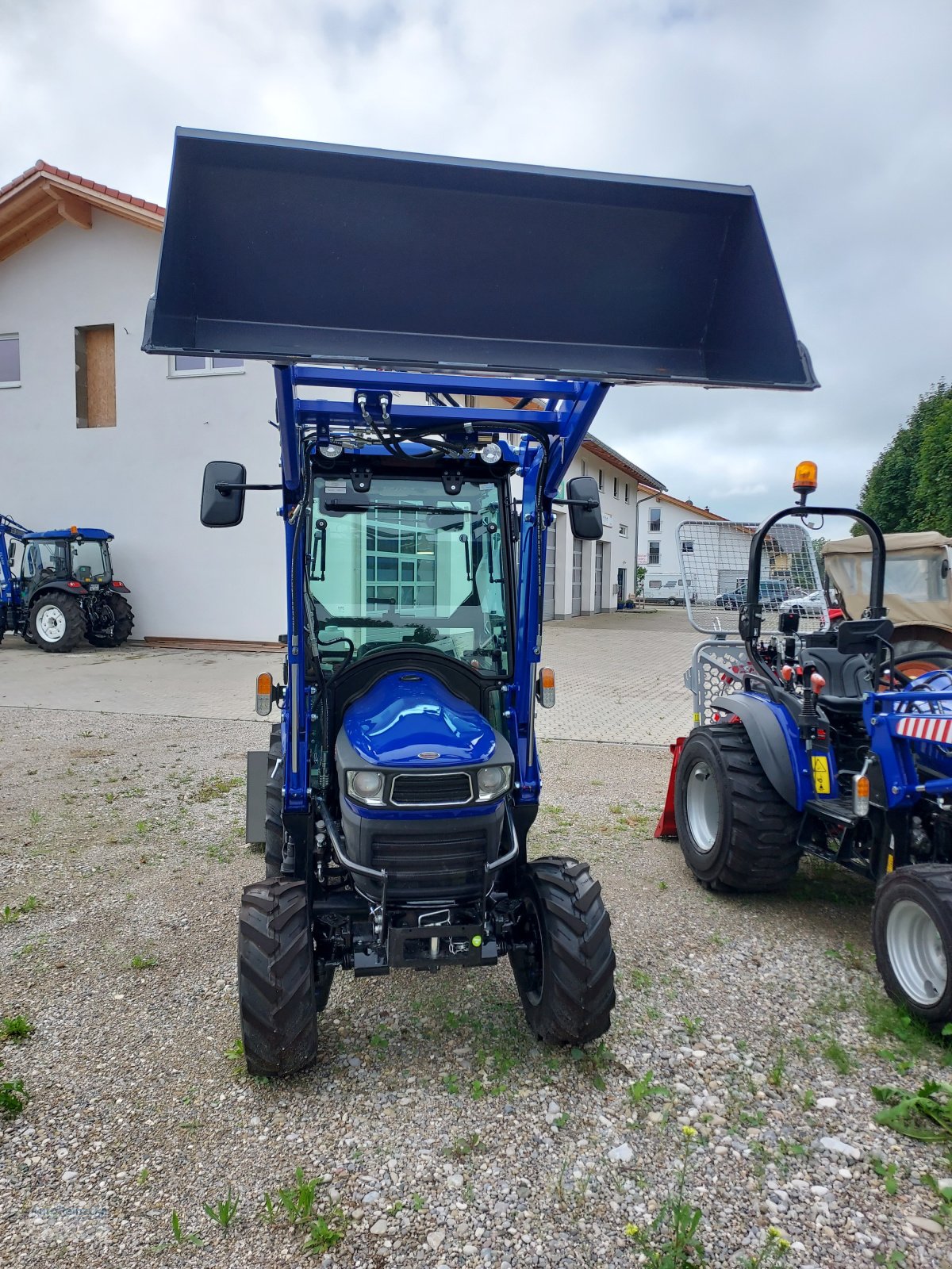 Traktor des Typs Farmtrac Farmtrac 26, Neumaschine in Königsdorf (Bild 2)