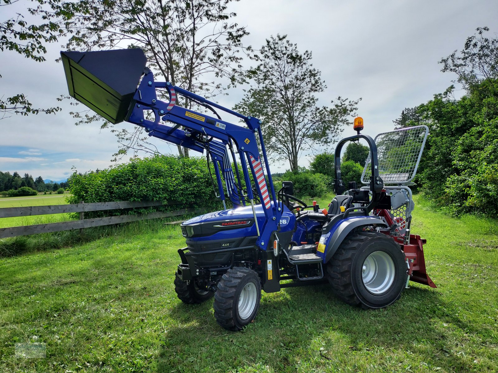 Traktor des Typs Farmtrac Farmtrac 26, Neumaschine in Königsdorf (Bild 2)