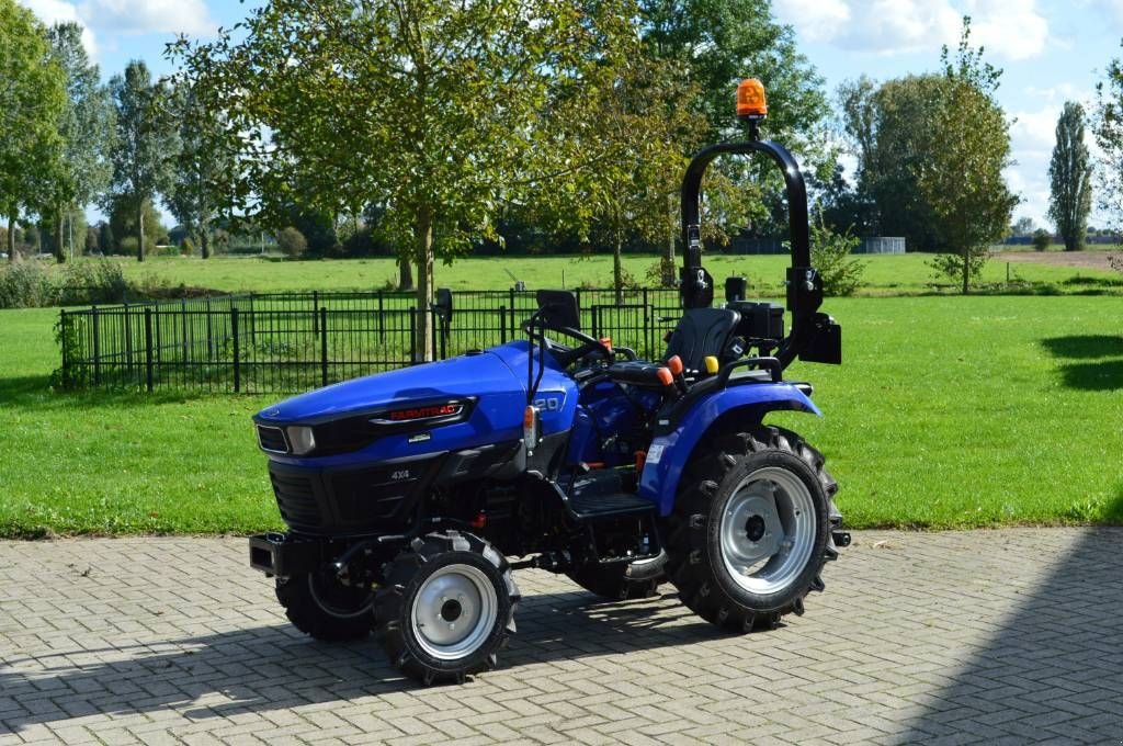 Traktor of the type Farmtrac FT20 MT Compacttractor, Neumaschine in Erichem (Picture 1)