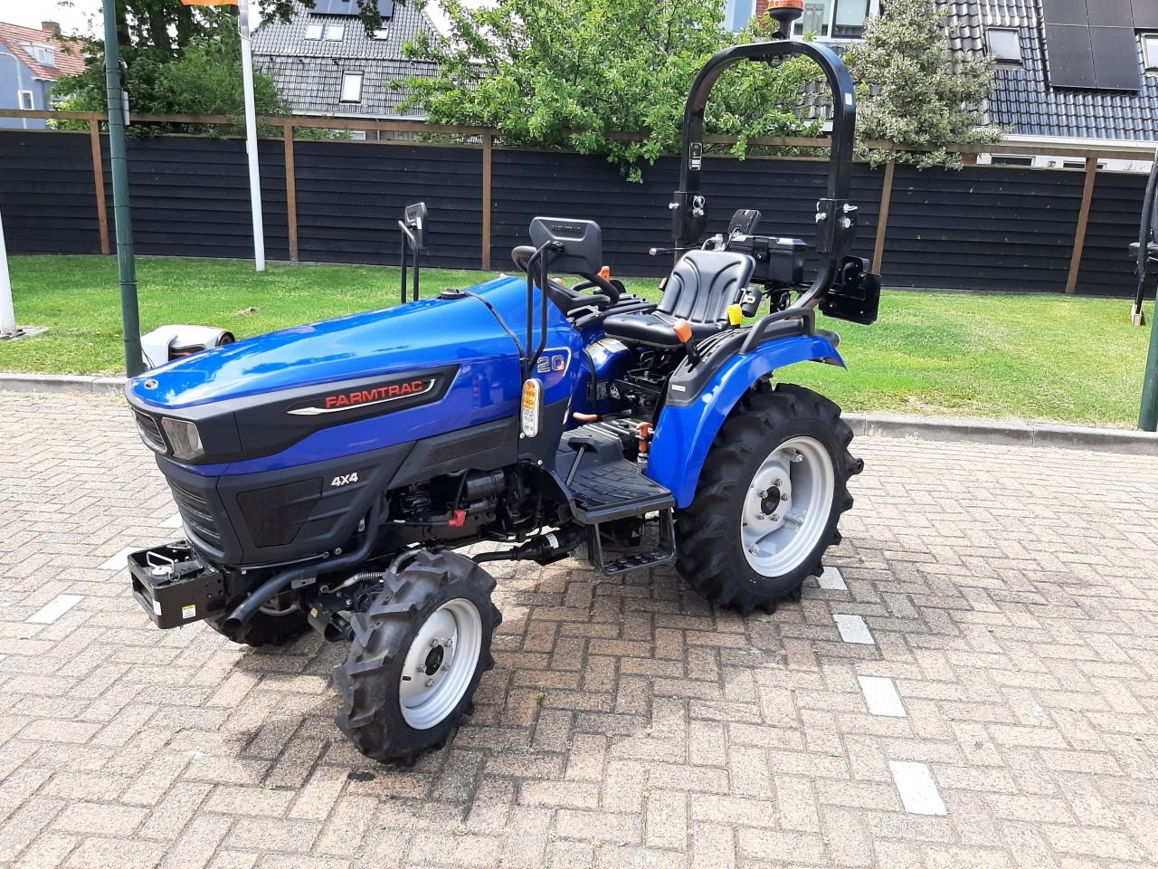 Traktor del tipo Farmtrac FT20MT-AT, Gebrauchtmaschine In Hardegarijp (Immagine 1)